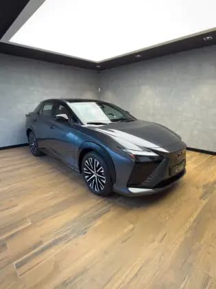 Carro 77 KW ELÉTRICO AWD