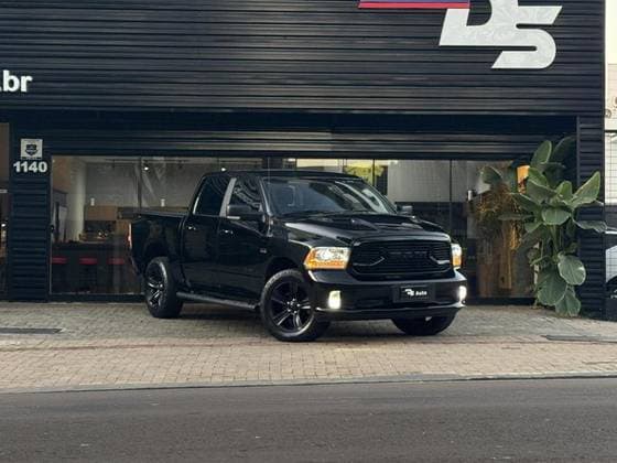 Carro 5.7 V8 GASOLINA LARAMIE CD 4X4 AUTOMÁTICO