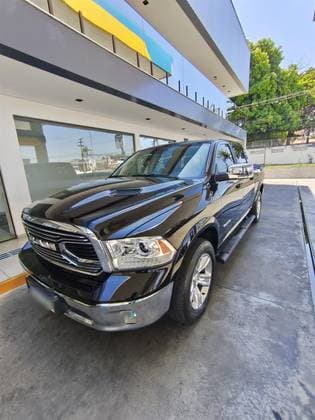 Carro 5.7 V8 GASOLINA LARAMIE CD 4X4 AUTOMÁTICO