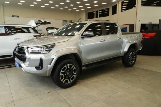 Carro 2.8 D-4D TURBO DIESEL CD SRX PLUS 4X4 AUTOMÁTICO