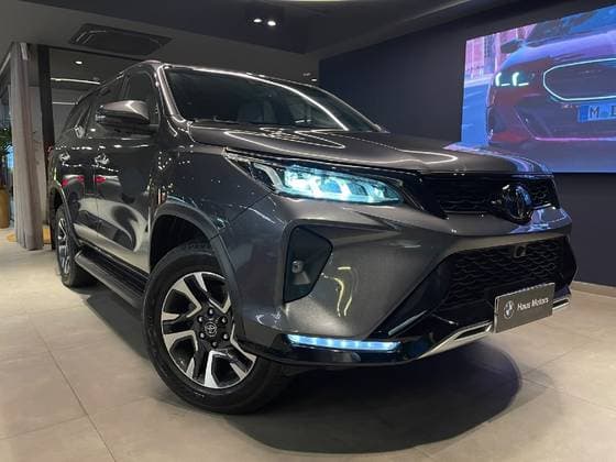 Carro 2.8 D-4D TURBO DIESEL DIAMOND 7L 4X4 AUTOMÁTICO