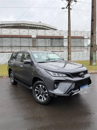 Carro 2.8 D-4D TURBO DIESEL DIAMOND 7L 4X4 AUTOMÁTICO