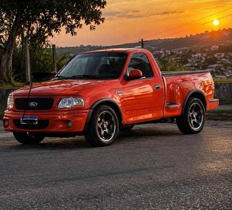 Carro 4.6 TRITON XLT CS 4X4 V8 GASOLINA 2P AUTOMÁTICO
