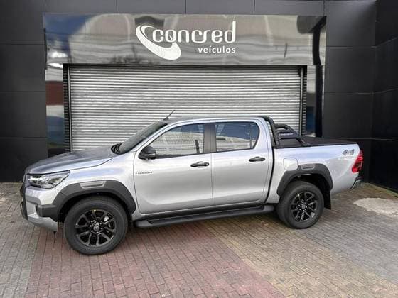 Carro 2.8 D-4D TURBO DIESEL CD CONQUEST 4X4 AUTOMÁTICO