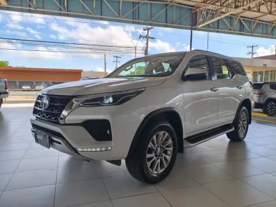 Carro 2.8 D-4D TURBO DIESEL SRX 7L 4X4 AUTOMÁTICO