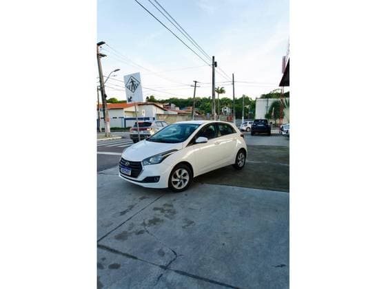 Carro 1.0 COMFORT PLUS 12V TURBO FLEX 4P MANUAL