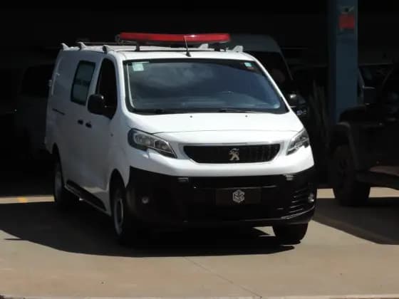 Carro 1.5 BLUEHDI DIESEL CARGO MANUAL
