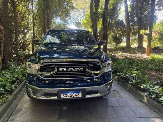 Carro 5.7 V8 GASOLINA LARAMIE CD 4X4 AUTOMÁTICO