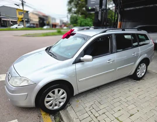 Carro 1.6 DYNAMIQUE GRAND TOUR 16V FLEX 4P MANUAL
