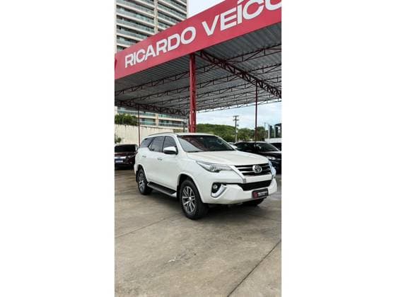 Carro 2.8 SRX 4X4 7 LUGARES 16V TURBO INTERCOOLER DIESEL 4P AUTOMÁTICO