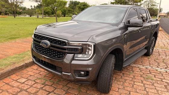 Carro 2.0 TURBO DIESEL CD BLACK 4X2 AUTOMÁTICO