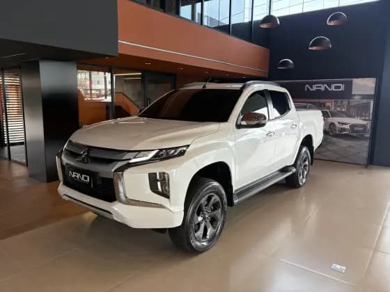 Carro 2.4 BITURBO DIESEL CD HPE 4X4 AUTOMÁTICO