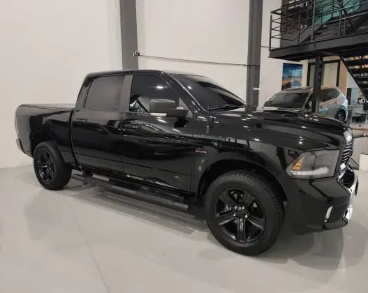 Carro 5.7 V8 GASOLINA LARAMIE NIGHT EDITION CD 4X4 AUTOMÁTICO