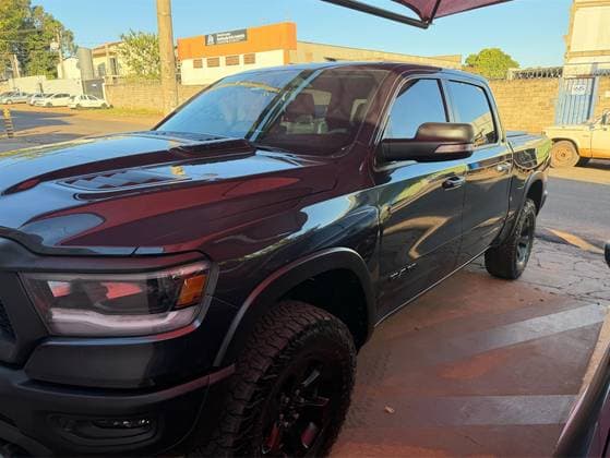 Carro 5.7 V8 GASOLINA REBEL CD 4X4 AUTOMÁTICO