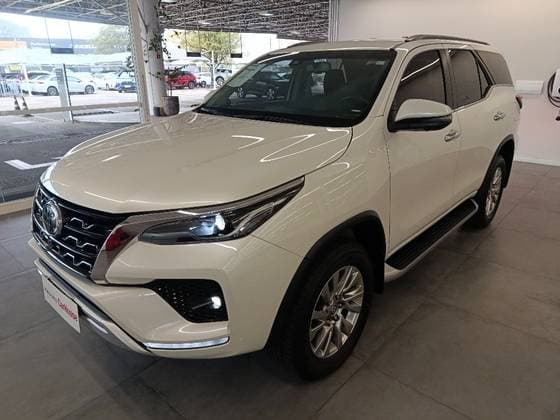 Carro 2.8 D-4D TURBO DIESEL SRX 4X4 AUTOMÁTICO