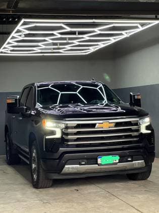Carro 5.3 V8 GASOLINA 1500 HIGH COUNTRY 4X4 AUTOMÁTICO