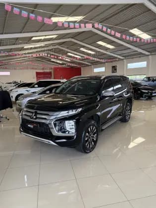 Carro 2.4 16V MIVEC TURBO DIESEL HPE AWD AUTOMÁTICO