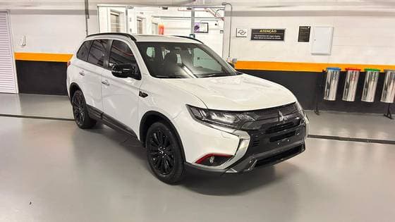Carro 3.0 MIVEC V6 GASOLINA HPE-S BLACK EDITION AWD AUTOMÁTICO