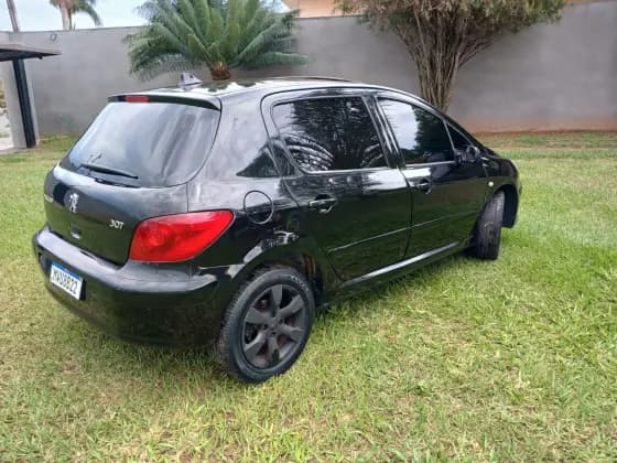 Carro 1.6 PRESENCE 16V FLEX 4P MANUAL