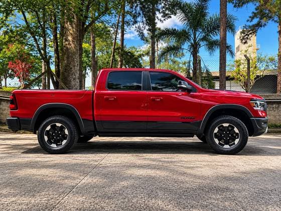 Carro 5.7 V8 GASOLINA REBEL CD 4X4 AUTOMÁTICO