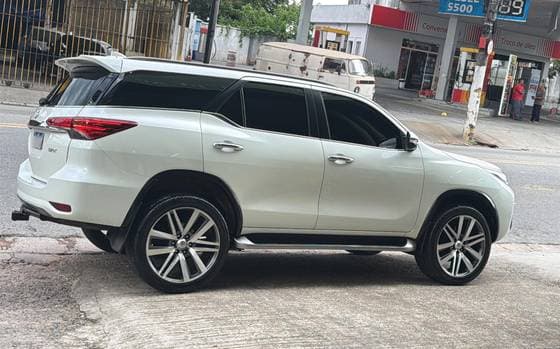 Carro 2.8 SRX 4X4 7 LUGARES 16V TURBO INTERCOOLER DIESEL 4P AUTOMÁTICO