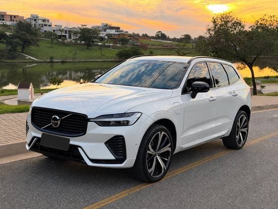Carro 2.0 T8 RECHARGE ULTIMATE DARK AWD GEARTRONIC
