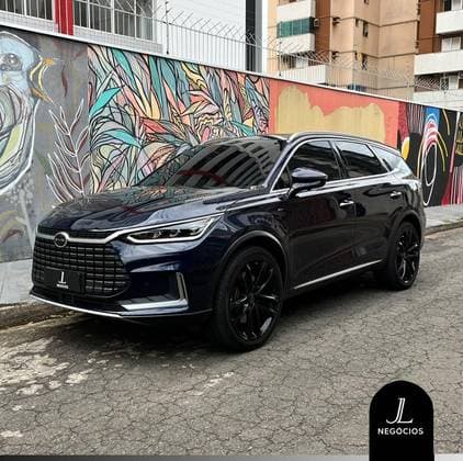 Carro ELÉTRICO AWD