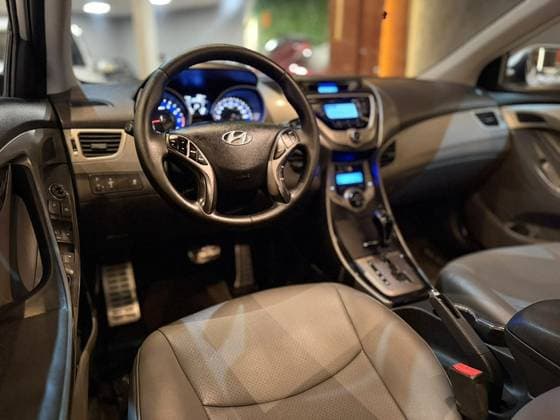 Carro 1.8 GLS 16V GASOLINA 4P AUTOMÁTICO