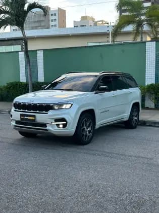 Carro 2.0 TD380 TURBO DIESEL OVERLAND AT9