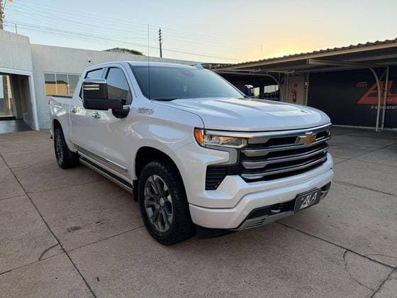 Carro 5.3 V8 GASOLINA 1500 HIGH COUNTRY 4X4 AUTOMÁTICO