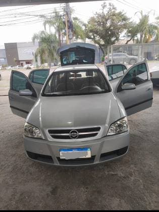 Carro 2.0 MPFI ADVANTAGE 8V FLEX 4P MANUAL