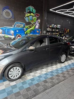 Carro 1.0 UNIQUE 12V FLEX 4P MANUAL