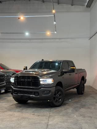 Carro 6.7 I6 TURBO DIESEL LARAMIE NIGHT EDITION CD 4X4 AUTOMÁTICO
