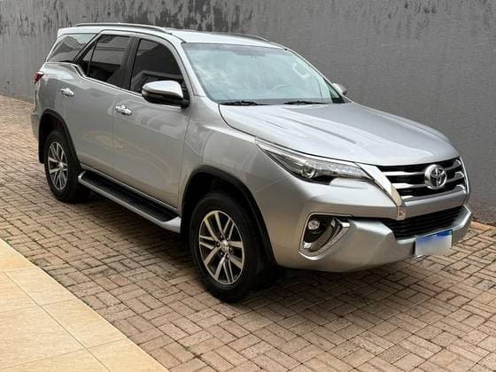 Carro 2.8 SRX 4X4 7 LUGARES 16V TURBO INTERCOOLER DIESEL 4P AUTOMÁTICO
