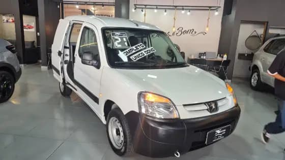 Carro 1.6 FURGÃO 800KG 16V FLEX 3P MANUAL