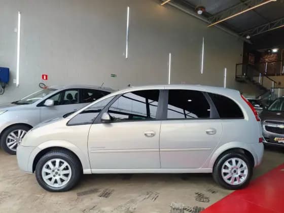 Carro 1.8 MPFI PREMIUM 8V FLEX 4P MANUAL