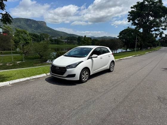 Carro 1.0 COMFORT PLUS 12V TURBO FLEX 4P MANUAL
