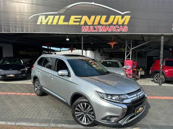 Carro 2.2 MIVEC DI-D DIESEL HPE-S AWD AUTOMÁTICO