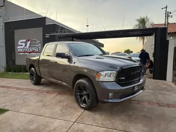 Carro 5.7 V8 GASOLINA LARAMIE NIGHT EDITION CD 4X4 AUTOMÁTICO