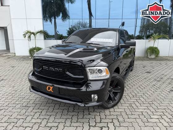 Carro 5.7 V8 GASOLINA LARAMIE CD 4X4 AUTOMÁTICO