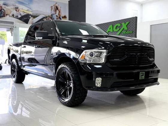 Carro 5.7 V8 GASOLINA LARAMIE NIGHT EDITION CD 4X4 AUTOMÁTICO