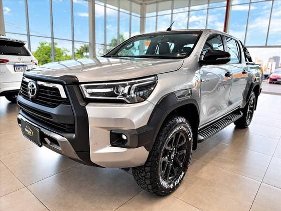 Carro 2.8 D-4D TURBO DIESEL CD CONQUEST 4X4 AUTOMÁTICO