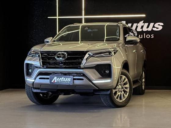 Carro 2.8 D-4D TURBO DIESEL CD SRX 4X4 AUTOMÁTICO