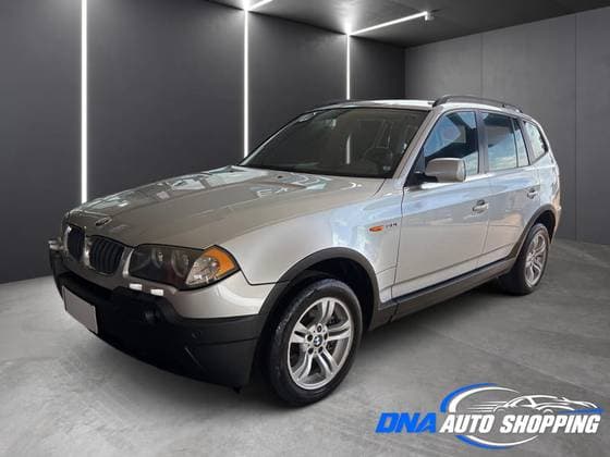 Carro 3.0 FAMILY 4X4 24V GASOLINA 4P AUTOMÁTICO