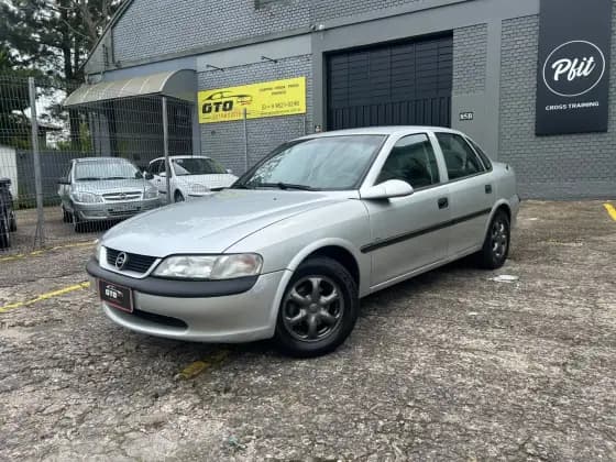 Carro 2.0 MPFI GLS 8V GASOLINA 4P MANUAL