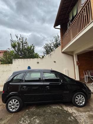 Carro 1.8 MPFI PREMIUM 8V FLEX 4P MANUAL
