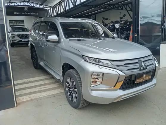 Carro 2.4 16V MIVEC TURBO DIESEL HPE AWD AUTOMÁTICO