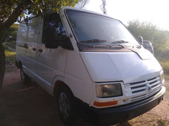 Carro 2.2 FURGÃO CHASSI CURTO 8V GASOLINA 4P MANUAL