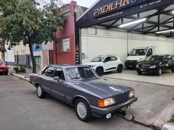 Carro 4.1 DIPLOMATA SE 12V ÁLCOOL 4P AUTOMÁTICO