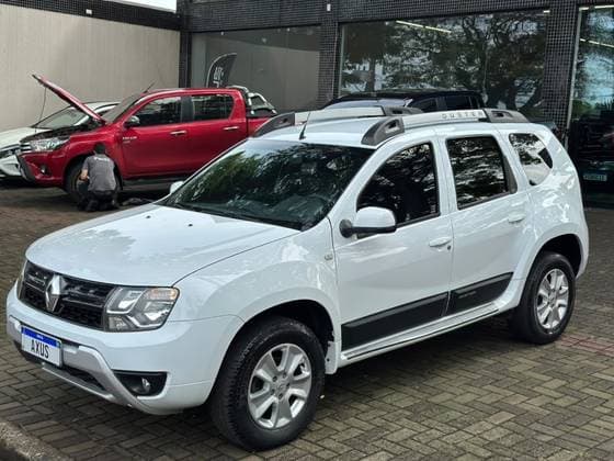 Carro 1.6 DYNAMIQUE 4X2 16V FLEX 4P MANUAL
